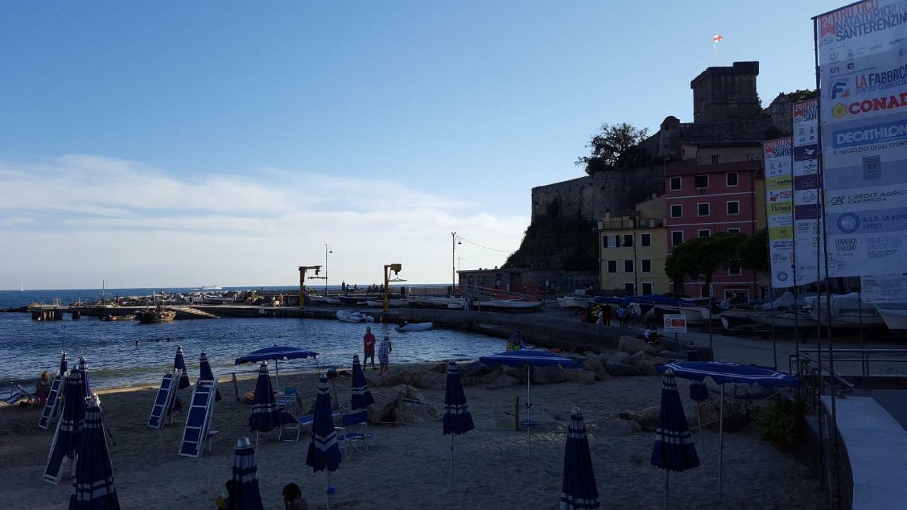 B&B Carmela San Terenzo Bagian luar foto