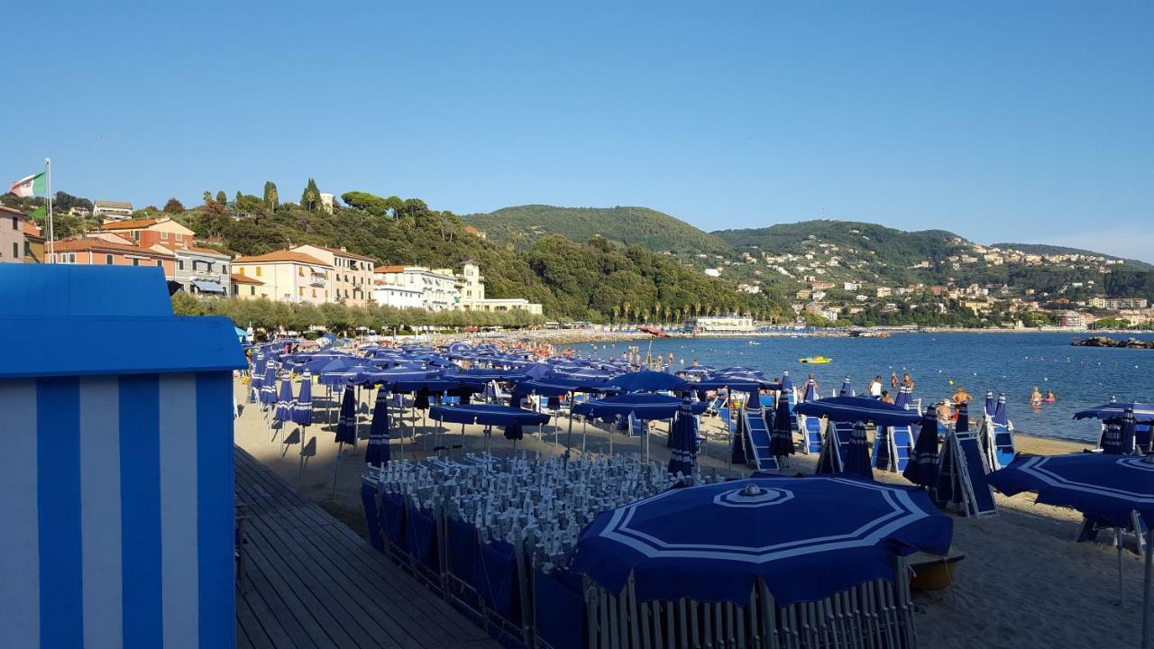 B&B Carmela San Terenzo Bagian luar foto